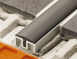 Schl�ter�-SHOWERPROFILE-WSC � n�zka vlo�ka do sprchy proti pretekaniu vody (PVC, 2 mm)